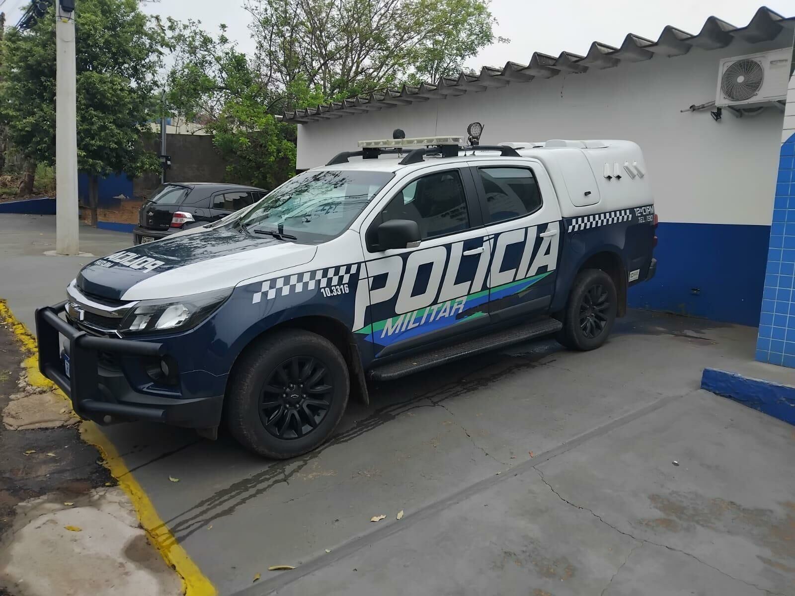 Imagem de compartilhamento para o artigo Transtornado, homem invade casa de vizinho em busca da mulher e agride idoso com pedaço de pau em Camapuã da MS Todo dia